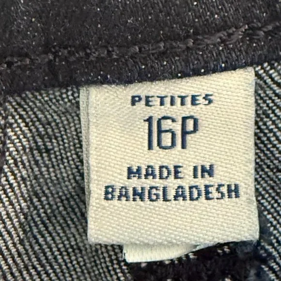 Croft and Barrow 16P blue Capri with flower belt - Picture 3 of 4